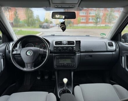 Черный Шкода Фабия, объемом двигателя 1.6 л и пробегом 238 тыс. км за 6800 $, фото 8 на Automoto.ua