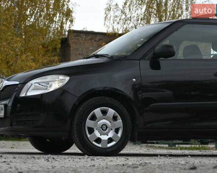 Черный Шкода Фабия, объемом двигателя 1.39 л и пробегом 205 тыс. км за 5499 $, фото 8 на Automoto.ua