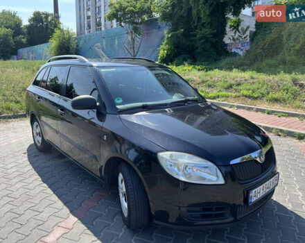 Черный Шкода Фабия, объемом двигателя 1.2 л и пробегом 229 тыс. км за 4800 $, фото 1 на Automoto.ua