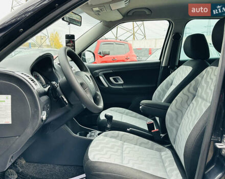 Черный Шкода Фабия, объемом двигателя 1.4 л и пробегом 175 тыс. км за 6300 $, фото 12 на Automoto.ua