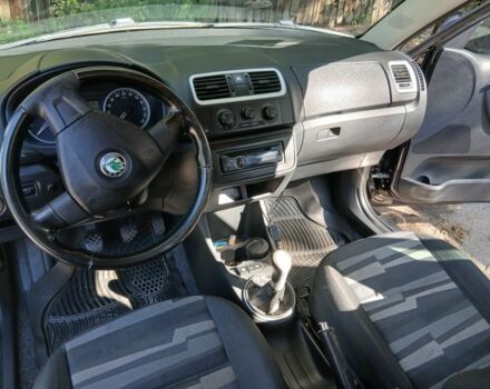 Черный Шкода Фабия, объемом двигателя 1.4 л и пробегом 124 тыс. км за 5400 $, фото 2 на Automoto.ua