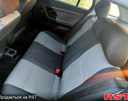 Черный Шкода Фабия, объемом двигателя 1.4 л и пробегом 250 тыс. км за 4900 $, фото 11 на Automoto.ua