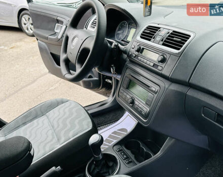 Черный Шкода Фабия, объемом двигателя 1.4 л и пробегом 175 тыс. км за 6300 $, фото 30 на Automoto.ua