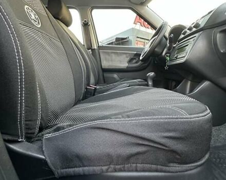 Черный Шкода Фабия, объемом двигателя 1.39 л и пробегом 172 тыс. км за 5999 $, фото 24 на Automoto.ua