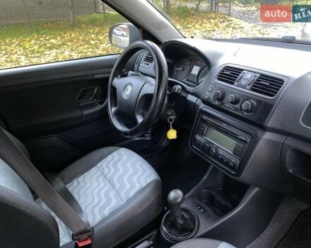 Шкода Фабия 2009 в Ровно на Automoto.ua Черный Шкода Фабия, объемом двигателя 1.4 л и пробегом 192 тыс. км за 4950 $, фото 7 на Automoto.ua