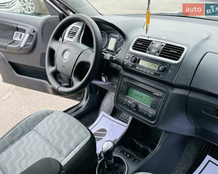 Черный Шкода Фабия, объемом двигателя 1.4 л и пробегом 175 тыс. км за 6300 $, фото 31 на Automoto.ua