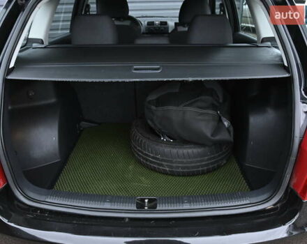 Черный Шкода Фабия, объемом двигателя 1.39 л и пробегом 205 тыс. км за 5499 $, фото 27 на Automoto.ua