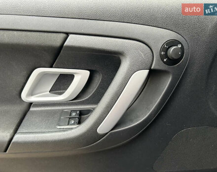 Черный Шкода Фабия, объемом двигателя 1.39 л и пробегом 202 тыс. км за 5750 $, фото 24 на Automoto.ua