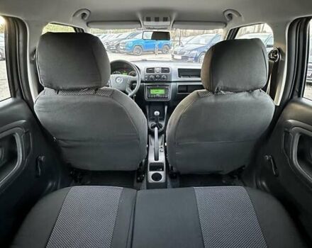 Черный Шкода Фабия, объемом двигателя 1.39 л и пробегом 172 тыс. км за 5999 $, фото 17 на Automoto.ua