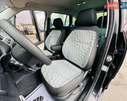 Черный Шкода Фабия, объемом двигателя 1.4 л и пробегом 175 тыс. км за 6300 $, фото 33 на Automoto.ua