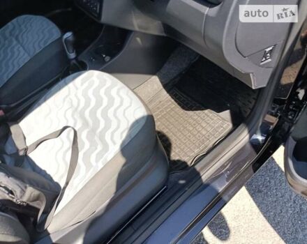 Черный Шкода Фабия, объемом двигателя 1.4 л и пробегом 142 тыс. км за 5450 $, фото 38 на Automoto.ua