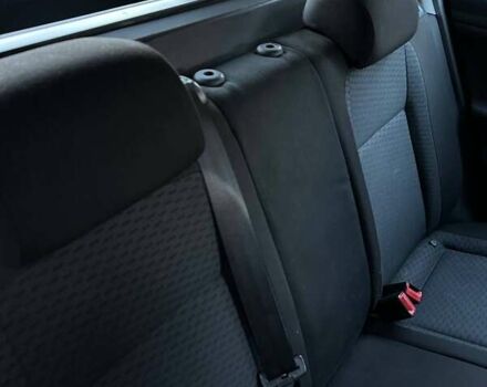 Черный Шкода Фабия, объемом двигателя 1.2 л и пробегом 295 тыс. км за 4900 $, фото 13 на Automoto.ua