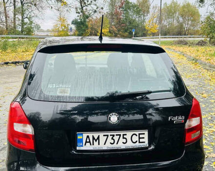 Черный Шкода Фабия, объемом двигателя 1.6 л и пробегом 263 тыс. км за 5700 $, фото 2 на Automoto.ua