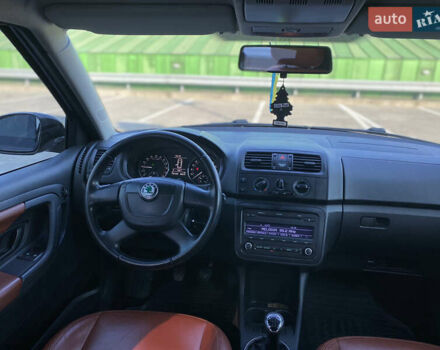 Черный Шкода Фабия, объемом двигателя 1.2 л и пробегом 192 тыс. км за 5900 $, фото 7 на Automoto.ua