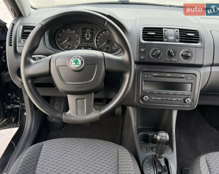 Шкода Фабия 2010 в Луцке на Automoto.ua Черный Шкода Фабия, объемом двигателя 1.2 л и пробегом 141 тыс. км за 6850 $, фото 57 на Automoto.ua
