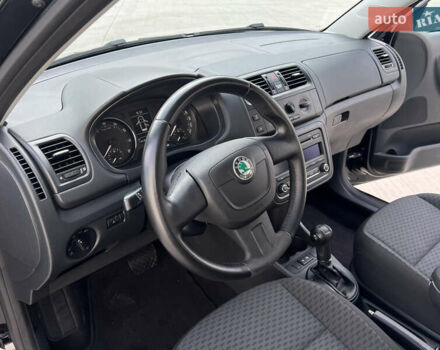 Шкода Фабия 2010 в Луцке на Automoto.ua Черный Шкода Фабия, объемом двигателя 1.2 л и пробегом 141 тыс. км за 6850 $, фото 56 на Automoto.ua