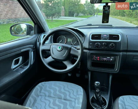 Черный Шкода Фабия, объемом двигателя 1.4 л и пробегом 173 тыс. км за 5350 $, фото 26 на Automoto.ua