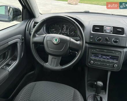 Шкода Фабия 2010 в Луцке на Automoto.ua Черный Шкода Фабия, объемом двигателя 1.2 л и пробегом 141 тыс. км за 6850 $, фото 164 на Automoto.ua