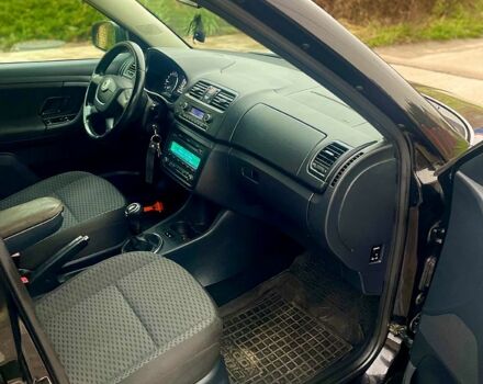 Черный Шкода Фабия, объемом двигателя 1.2 л и пробегом 243 тыс. км за 5300 $, фото 11 на Automoto.ua