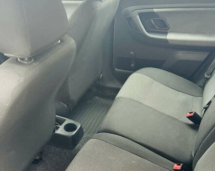 Черный Шкода Фабия, объемом двигателя 1.6 л и пробегом 263 тыс. км за 5700 $, фото 7 на Automoto.ua