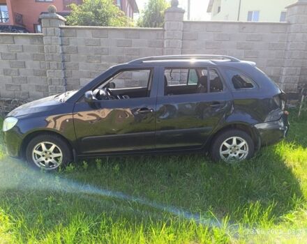 Черный Шкода Фабия, объемом двигателя 1.6 л и пробегом 255 тыс. км за 2500 $, фото 1 на Automoto.ua