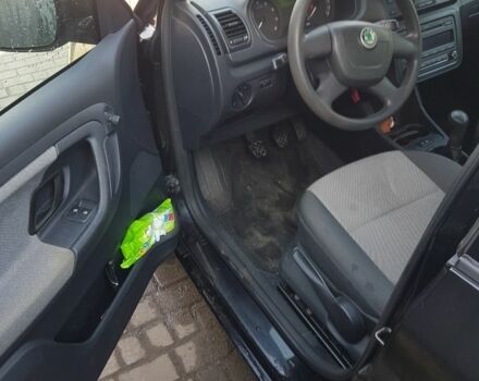 Черный Шкода Фабия, объемом двигателя 1 л и пробегом 220 тыс. км за 4200 $, фото 3 на Automoto.ua