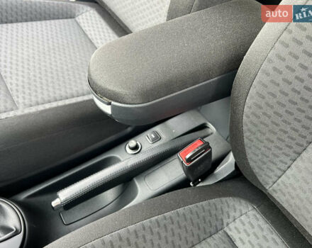 Шкода Фабия 2010 в Луцке на Automoto.ua Черный Шкода Фабия, объемом двигателя 1.2 л и пробегом 141 тыс. км за 6850 $, фото 61 на Automoto.ua