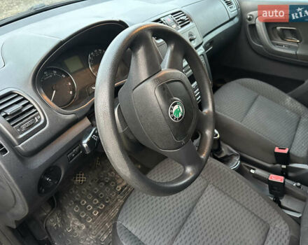 Черный Шкода Фабия, объемом двигателя 1.2 л и пробегом 191 тыс. км за 3950 $, фото 26 на Automoto.ua