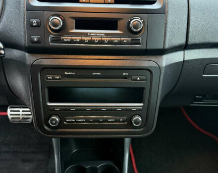 Черный Шкода Фабия, объемом двигателя 1.4 л и пробегом 189 тыс. км за 8500 $, фото 13 на Automoto.ua