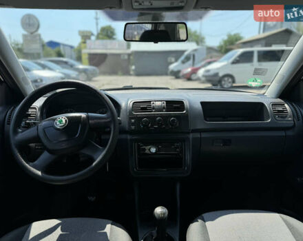Черный Шкода Фабия, объемом двигателя 1.4 л и пробегом 172 тыс. км за 5400 $, фото 10 на Automoto.ua