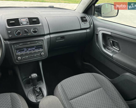 Шкода Фабия 2010 в Луцке на Automoto.ua Черный Шкода Фабия, объемом двигателя 1.2 л и пробегом 141 тыс. км за 6850 $, фото 163 на Automoto.ua