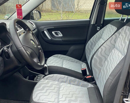 Черный Шкода Фабия, объемом двигателя 1.6 л и пробегом 197 тыс. км за 6100 $, фото 10 на Automoto.ua