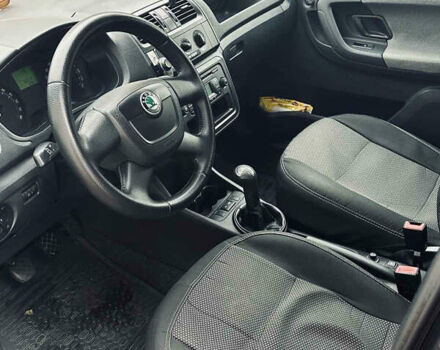 Черный Шкода Фабия, объемом двигателя 1.6 л и пробегом 263 тыс. км за 5700 $, фото 11 на Automoto.ua