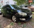 Черный Шкода Фабия, объемом двигателя 1.2 л и пробегом 232 тыс. км за 5200 $, фото 1 на Automoto.ua