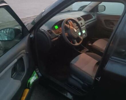 Черный Шкода Фабия, объемом двигателя 1 л и пробегом 223 тыс. км за 4485 $, фото 2 на Automoto.ua