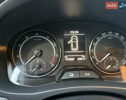 Черный Шкода Фабия, объемом двигателя 1.4 л и пробегом 189 тыс. км за 8500 $, фото 11 на Automoto.ua