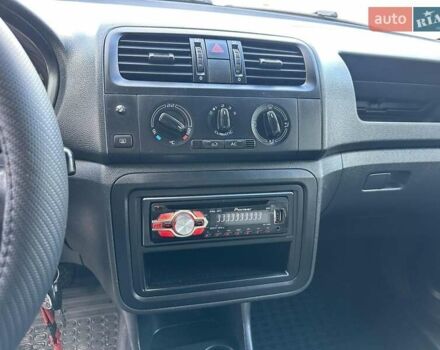 Черный Шкода Фабия, объемом двигателя 1.6 л и пробегом 195 тыс. км за 5500 $, фото 9 на Automoto.ua