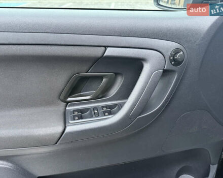 Черный Шкода Фабия, объемом двигателя 1.4 л и пробегом 189 тыс. км за 8500 $, фото 8 на Automoto.ua