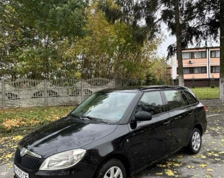 Черный Шкода Фабия, объемом двигателя 1.6 л и пробегом 265 тыс. км за 5700 $, фото 3 на Automoto.ua