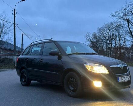 Чорний Шкода Фабія, об'ємом двигуна 1.4 л та пробігом 330 тис. км за 2550 $, фото 2 на Automoto.ua
