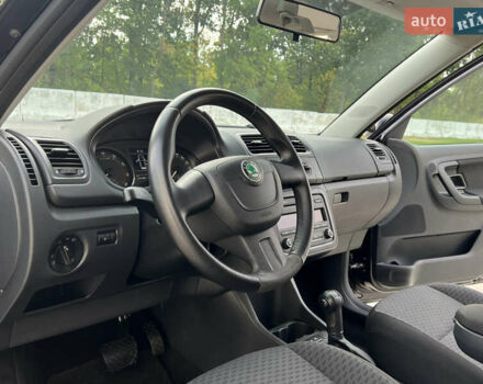 Шкода Фабия 2010 в Луцке на Automoto.ua Черный Шкода Фабия, объемом двигателя 1.2 л и пробегом 141 тыс. км за 6850 $, фото 59 на Automoto.ua