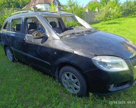 Черный Шкода Фабия, объемом двигателя 1.6 л и пробегом 255 тыс. км за 2500 $, фото 5 на Automoto.ua