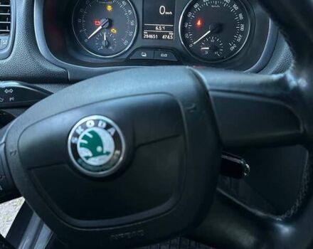 Черный Шкода Фабия, объемом двигателя 1.2 л и пробегом 295 тыс. км за 4900 $, фото 51 на Automoto.ua