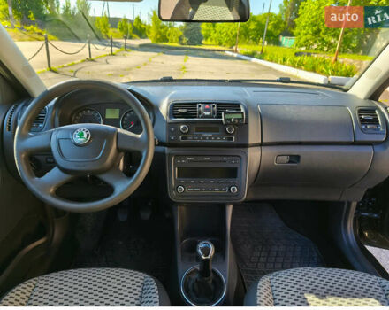 Шкода Фабия 2011 в Новоднестровск на Automoto.ua Черный Шкода Фабия, объемом двигателя 1.2 л и пробегом 195 тыс. км за 6300 $, фото 2 на Automoto.ua
