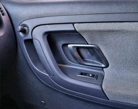 Чорний Шкода Фабія, об'ємом двигуна 0 л та пробігом 240 тис. км за 4300 $, фото 3 на Automoto.ua