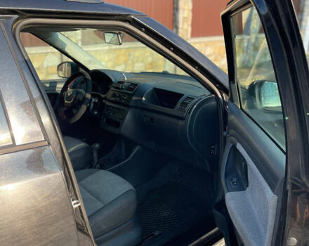 Шкода Фабия 2011 в Долине на Automoto.ua Черный Шкода Фабия, объемом двигателя 1.2 л и пробегом 210 тыс. км за 4500 $, фото 4 на Automoto.ua