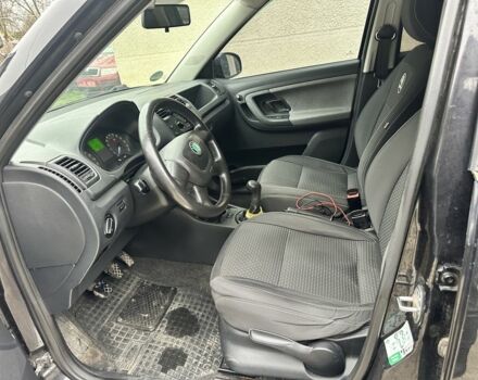 Чорний Шкода Фабія, об'ємом двигуна 1.6 л та пробігом 275 тис. км за 5250 $, фото 11 на Automoto.ua