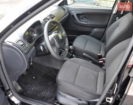 Черный Шкода Фабия, объемом двигателя 1.2 л и пробегом 196 тыс. км за 5700 $, фото 14 на Automoto.ua