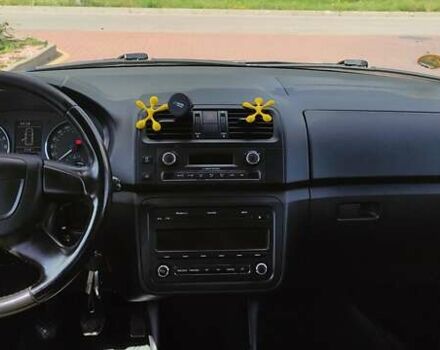 Шкода Фабия 2012 в Полтаве на Automoto.ua Черный Шкода Фабия, объемом двигателя 1.6 л и пробегом 211 тыс. км за 6500 $, фото 4 на Automoto.ua