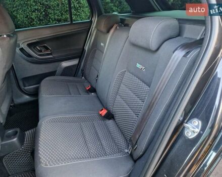 Черный Шкода Фабия, объемом двигателя 1.4 л и пробегом 225 тыс. км за 8600 $, фото 34 на Automoto.ua